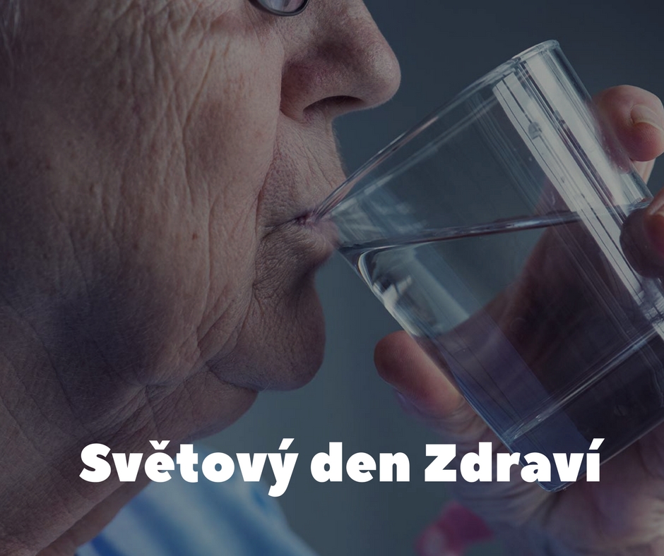 Světový den zdraví: vliv Parkinsonovy choroby na obyčejné pití vody ze sklenice.